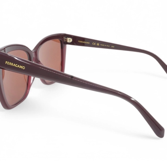 Ferragamo beautiful two-tone burgundy sunglasses for women main image 4